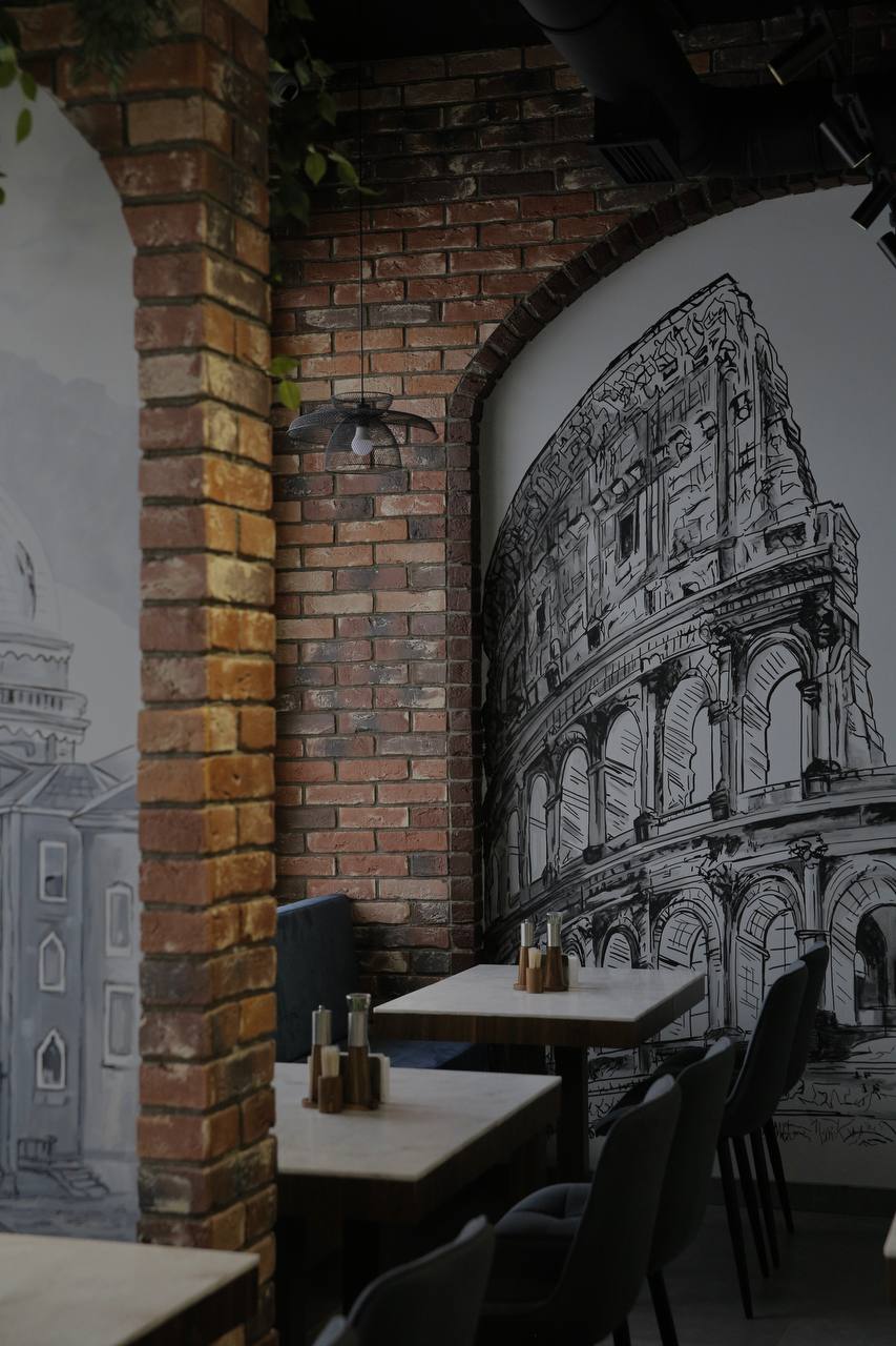 Зал с муралом Колизея